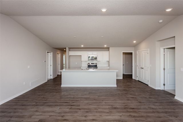 575 NW Compass Avenue, Waukee, IA 50263