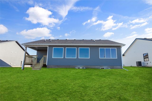 575 NW Compass Avenue, Waukee, IA 50263