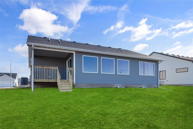 575 NW Compass Avenue, Waukee, IA 50263