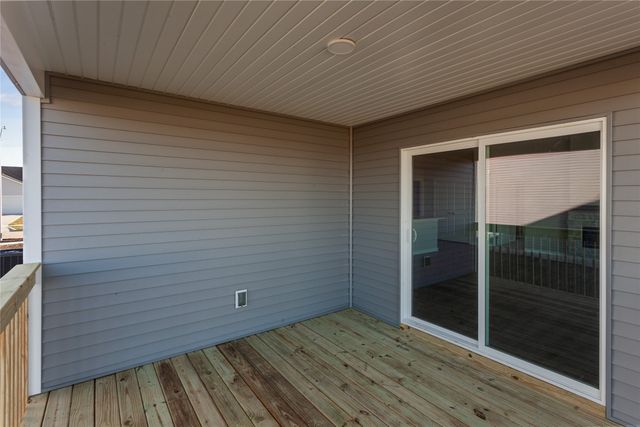 575 NW Compass Avenue, Waukee, IA 50263