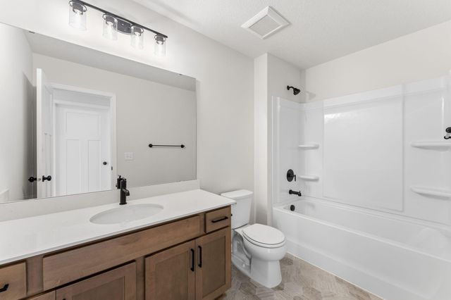 1216 Edge Circle, Jordan, MN 55352