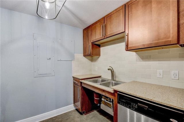 1601 E Cesar Chavez ST 102, Austin, TX 78702
