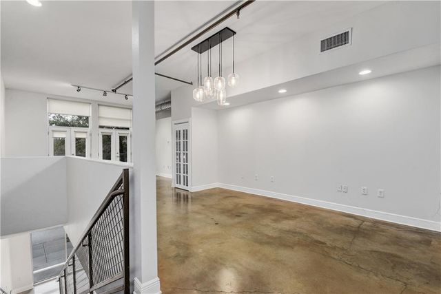 1601 E Cesar Chavez ST 102, Austin, TX 78702