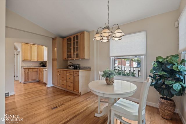 1930 Lochmoor Boulevard, Grosse Pointe Woods, MI 48236