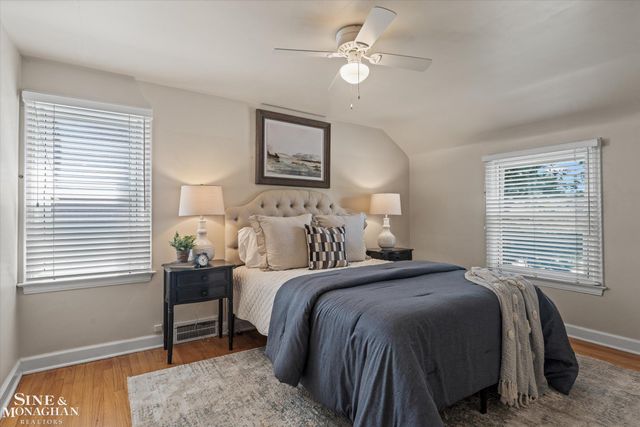 1930 Lochmoor Boulevard, Grosse Pointe Woods, MI 48236