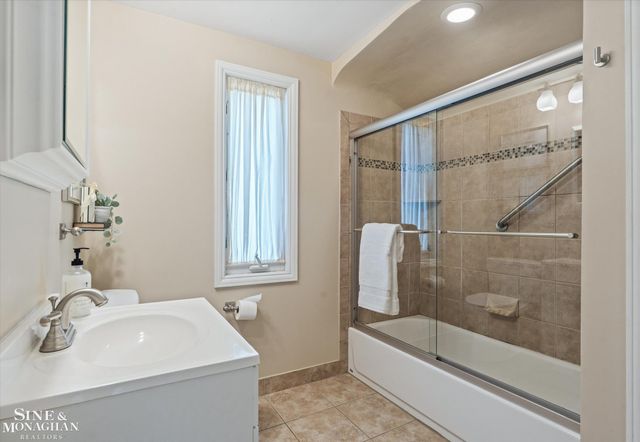 1930 Lochmoor Boulevard, Grosse Pointe Woods, MI 48236