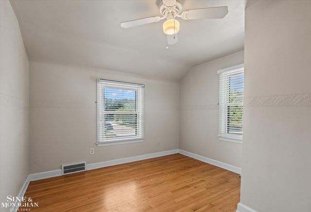 1930 Lochmoor Boulevard, Grosse Pointe Woods, MI 48236
