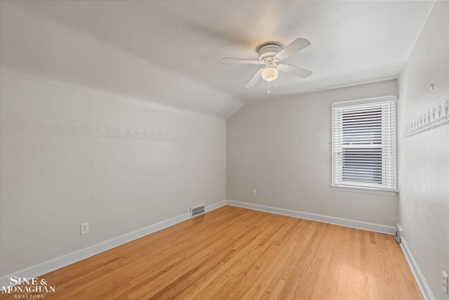 1930 Lochmoor Boulevard, Grosse Pointe Woods, MI 48236
