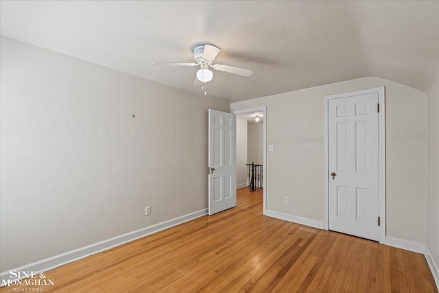 1930 Lochmoor Boulevard, Grosse Pointe Woods, MI 48236