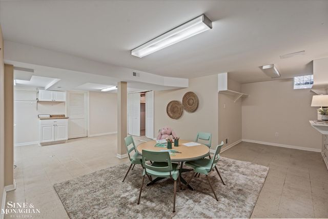 1930 Lochmoor Boulevard, Grosse Pointe Woods, MI 48236