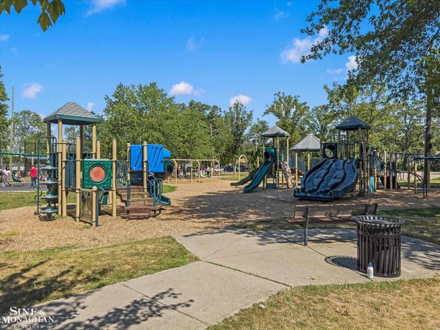 1930 Lochmoor Boulevard, Grosse Pointe Woods, MI 48236