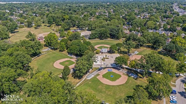 1930 Lochmoor Boulevard, Grosse Pointe Woods, MI 48236
