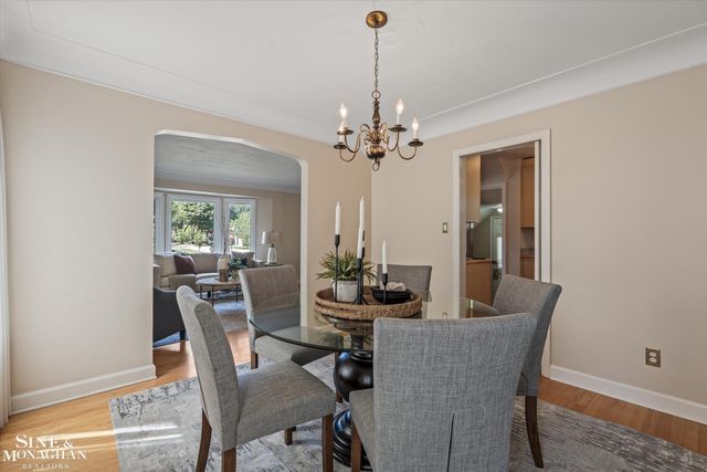 1930 Lochmoor Boulevard, Grosse Pointe Woods, MI 48236