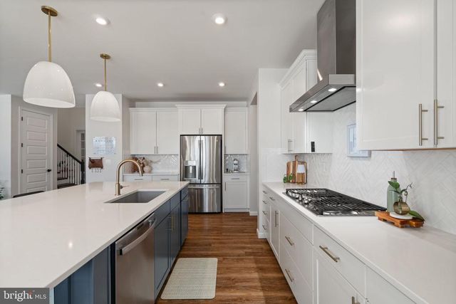 10100 GOVERNORS LN, Fredericksburg, VA 22408