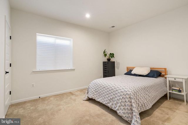 10100 GOVERNORS LN, Fredericksburg, VA 22408