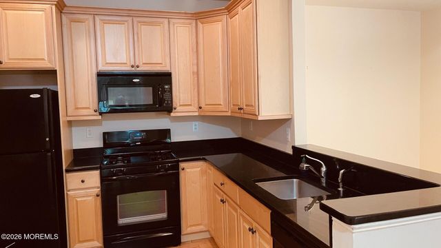 523 Sophee Lane 1000, Lakewood, NJ 08701