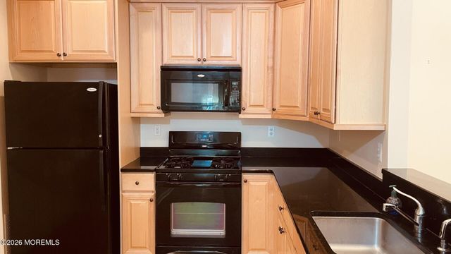 523 Sophee Lane 1000, Lakewood, NJ 08701