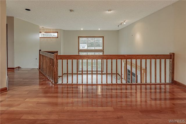 5507 Oakwood Drive, Pendleton, NY 14120