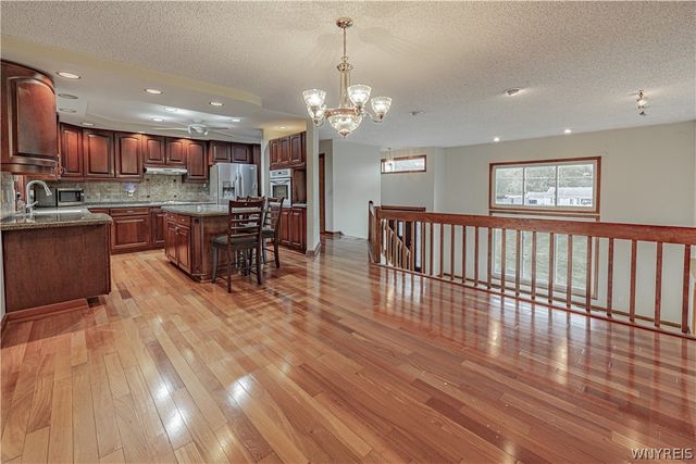 5507 Oakwood Drive, Pendleton, NY 14120
