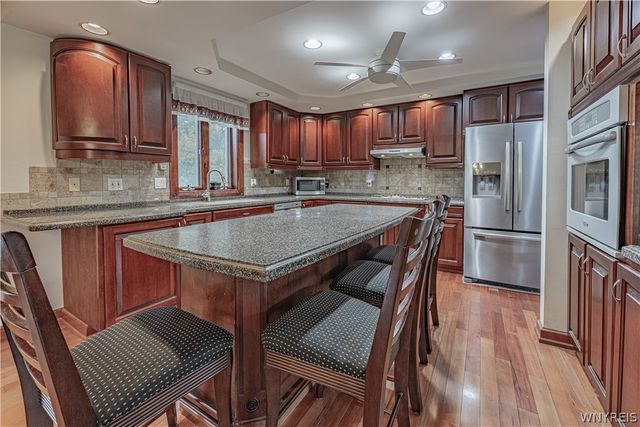 5507 Oakwood Drive, Pendleton, NY 14120