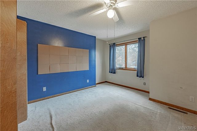 5507 Oakwood Drive, Pendleton, NY 14120