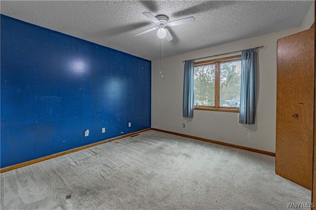 5507 Oakwood Drive, Pendleton, NY 14120