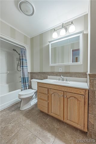 5507 Oakwood Drive, Pendleton, NY 14120
