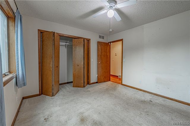 5507 Oakwood Drive, Pendleton, NY 14120