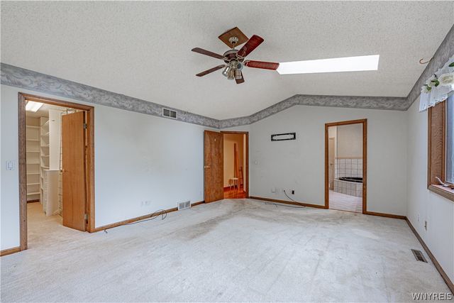 5507 Oakwood Drive, Pendleton, NY 14120
