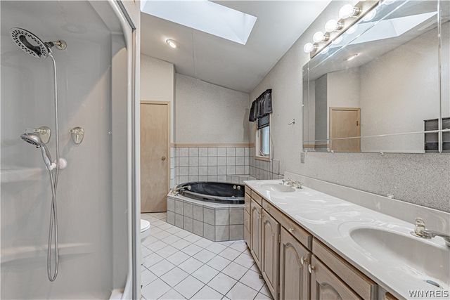 5507 Oakwood Drive, Pendleton, NY 14120