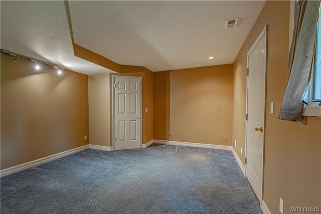 5507 Oakwood Drive, Pendleton, NY 14120