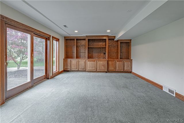5507 Oakwood Drive, Pendleton, NY 14120