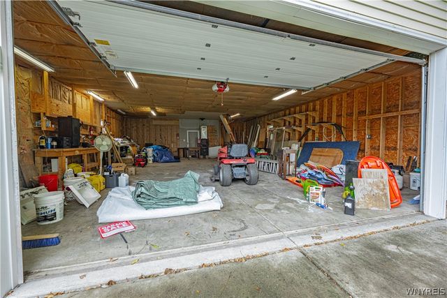 5507 Oakwood Drive, Pendleton, NY 14120
