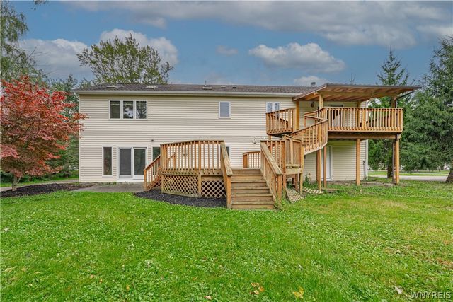 5507 Oakwood Drive, Pendleton, NY 14120
