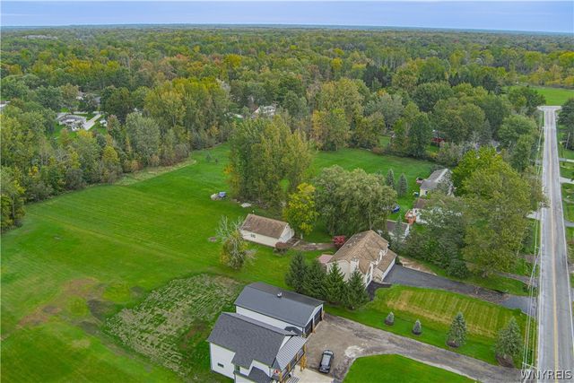 5507 Oakwood Drive, Pendleton, NY 14120