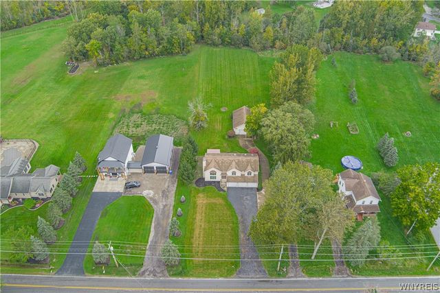5507 Oakwood Drive, Pendleton, NY 14120