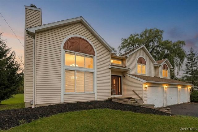 5507 Oakwood Drive, Pendleton, NY 14120