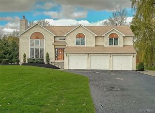 5507 Oakwood Drive, Pendleton, NY 14120