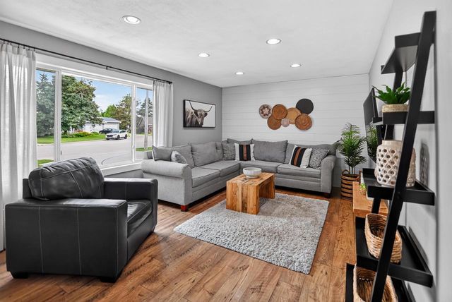 861 Blaser Court, Sun Prairie, WI 53590