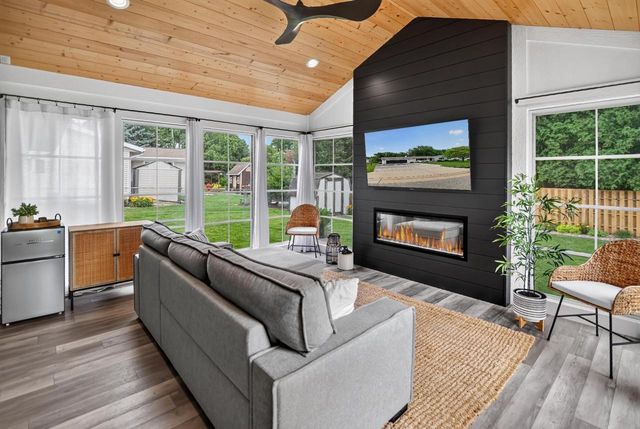 861 Blaser Court, Sun Prairie, WI 53590