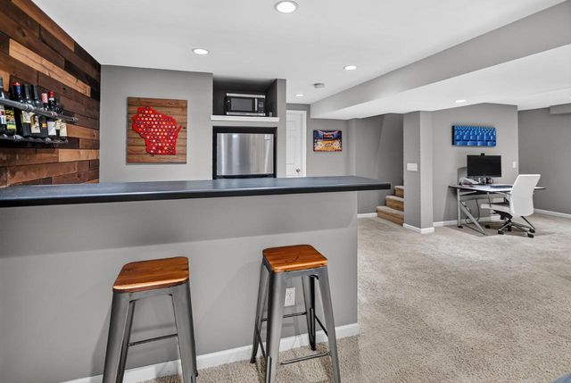 861 Blaser Court, Sun Prairie, WI 53590