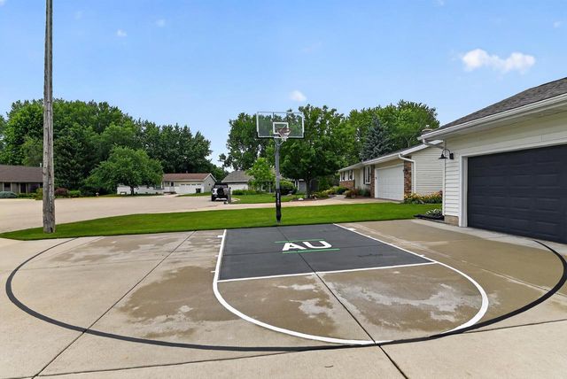 861 Blaser Court, Sun Prairie, WI 53590