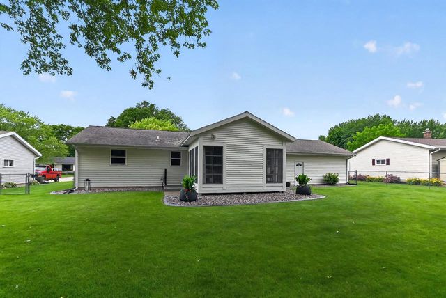 861 Blaser Court, Sun Prairie, WI 53590