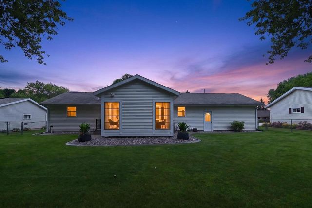 861 Blaser Court, Sun Prairie, WI 53590