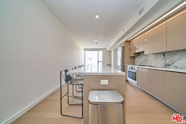 1050 S Grand Avenue 1008, Los Angeles, CA 90015
