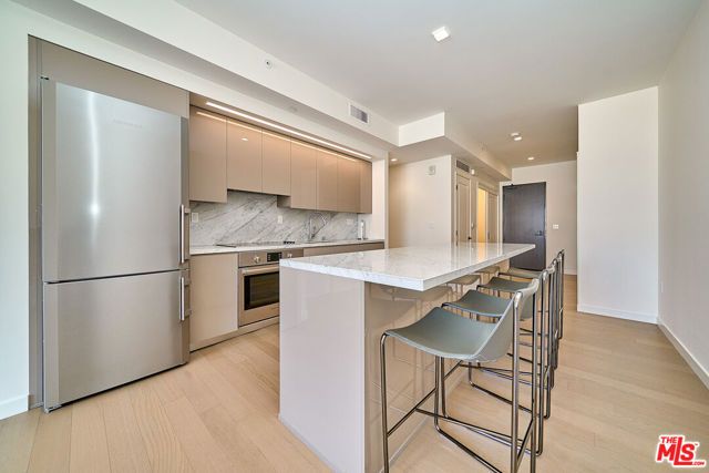 1050 S Grand Avenue 1008, Los Angeles, CA 90015