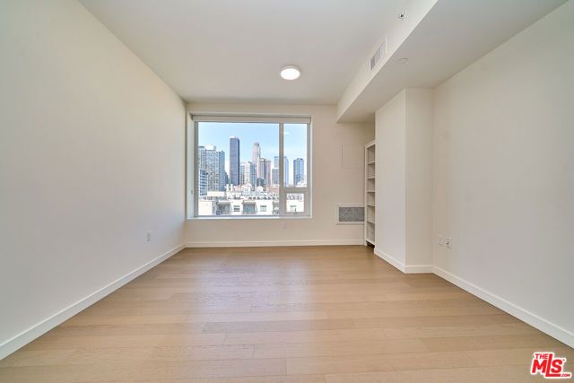 1050 S Grand Avenue 1008, Los Angeles, CA 90015