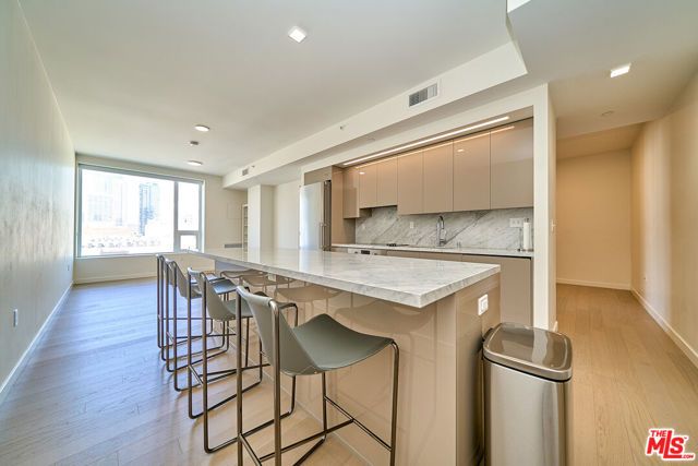 1050 S Grand Avenue 1008, Los Angeles, CA 90015