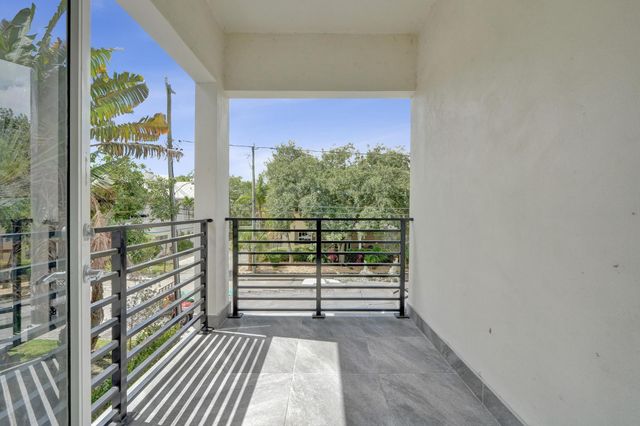 1213 W Las Olas Boulevard, Fort Lauderdale, FL 33312