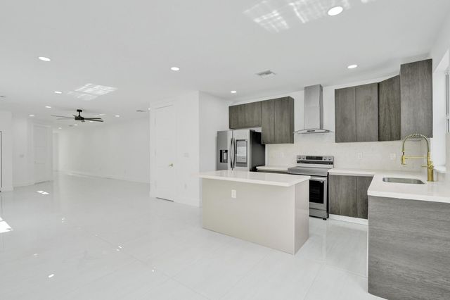 1213 W Las Olas Boulevard, Fort Lauderdale, FL 33312